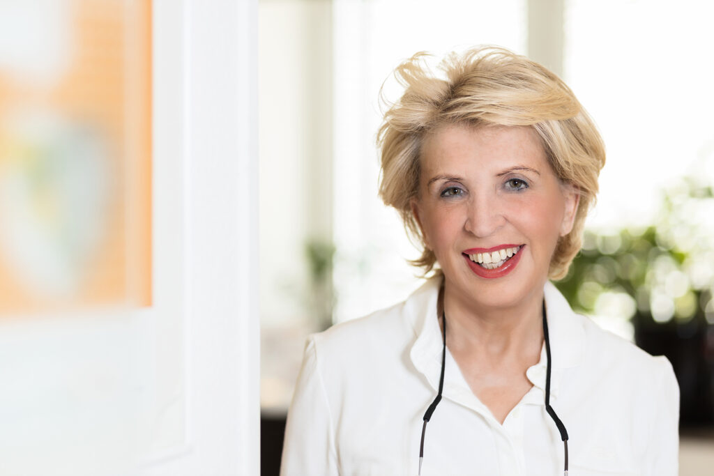 Dr. Christel Pfeifer – Zahnärztin für ganzheitliche Zahnmedizin im Haus der Zahngesundheit Köln