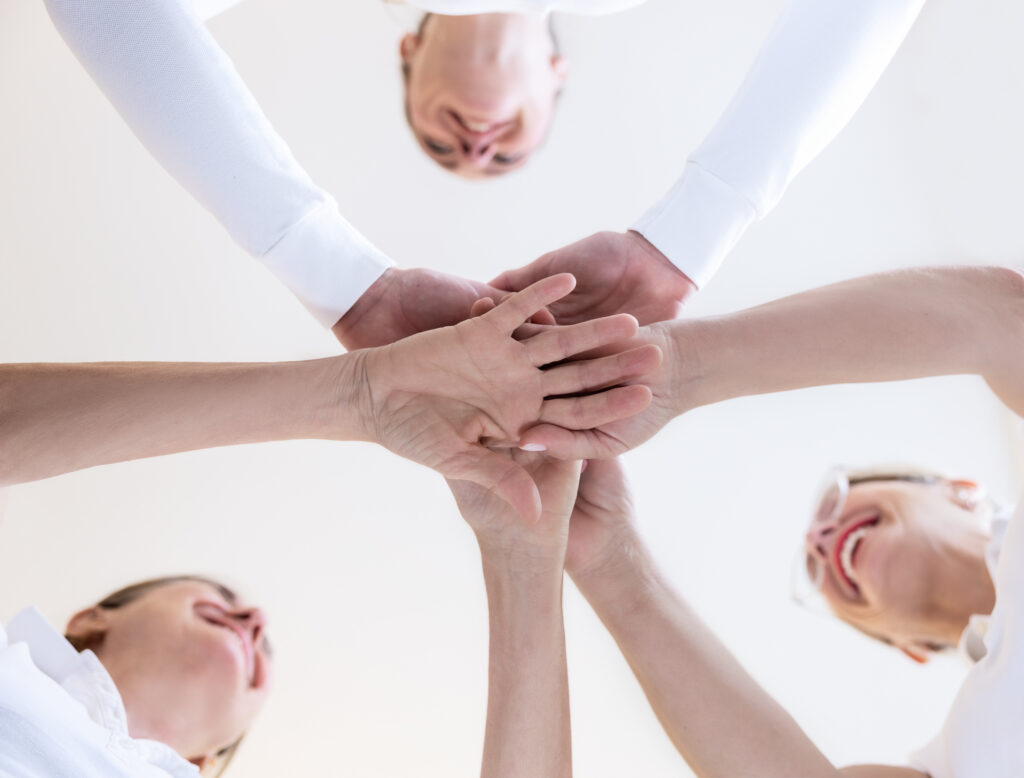 Zahnärzteteam Dr. Paula Göser und Dr. Christel Pfeifer – gemeinsame ganzheitliche Zusammenarbeit im Haus der Zahngesundheit Köln