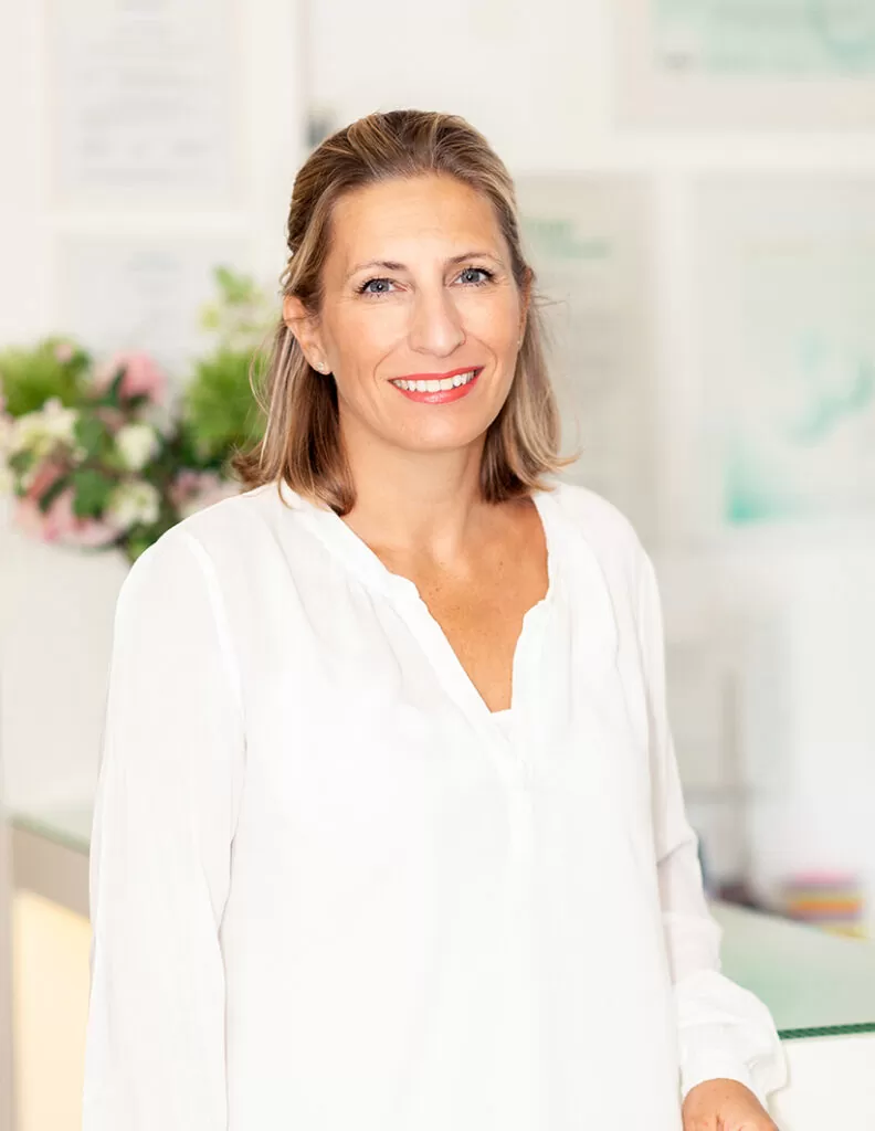 Porträt von Dr. Paula Göser, Fachzahnärztin für Kieferorthopädie im Haus der Zahngesundheit Köln